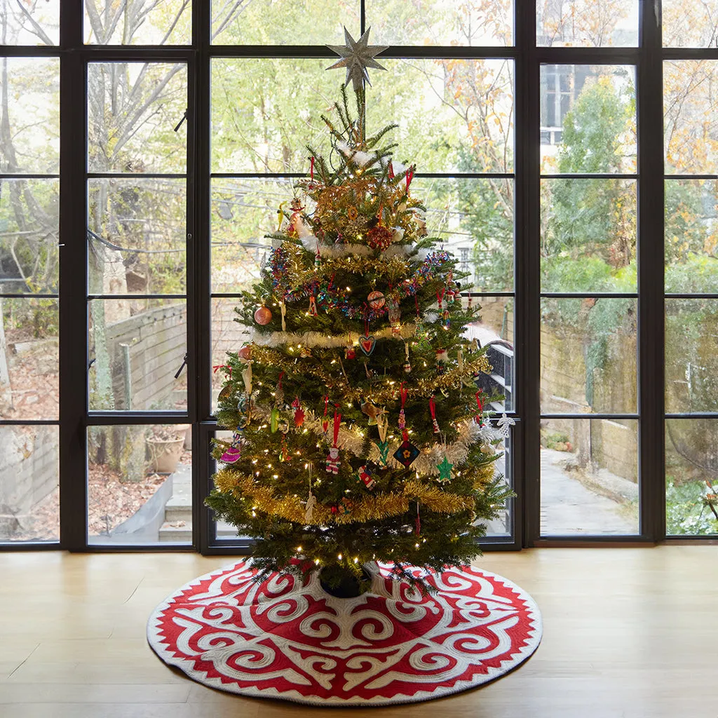 Contemporary White With Red Shyrdak Tree Skirt